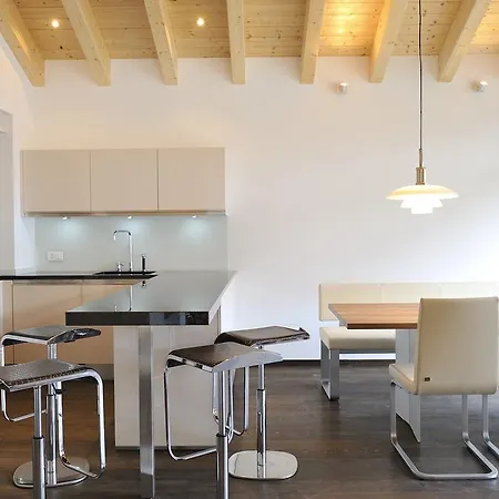 Apartament Caprea *