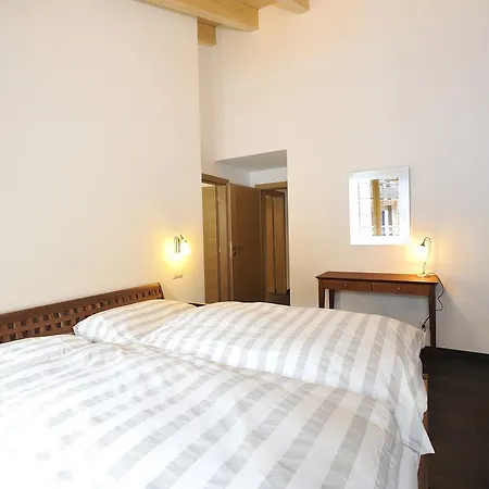 Apartament Caprea *